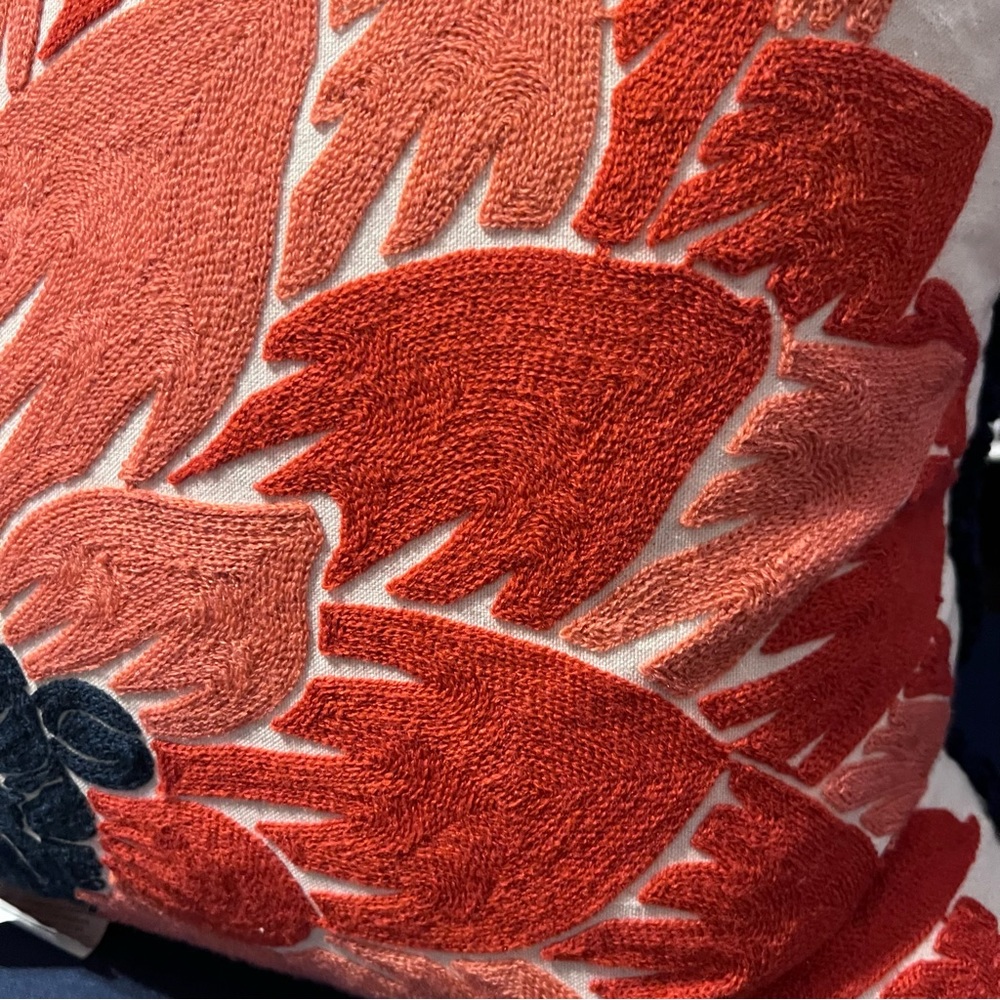 NWT Decorative Accent Pillow - Picture 6 of 7